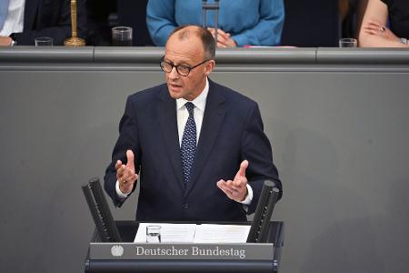 Merz wirbt für Kraftakt: "Der Staat, das sind wir alle" Merz wirbt für Kraftakt: "Der Staat, das sind wir alle"