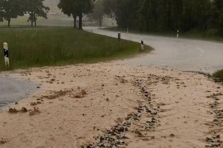 Unwetter über Deutschland - Schwerpunkt in der Südost-Hälfte Unwetter über Deutschland - Schwerpunkt in der Südost-Hälfte