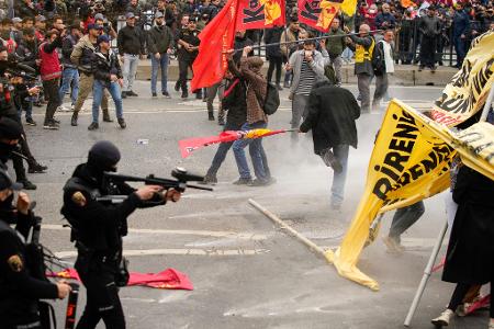 Polizei verhindert Mai-Protest in Istanbul 