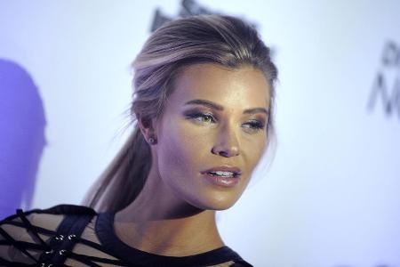 Samantha Hoopes beim Sports Illustrated Swimsuit 2017 Launch... Samantha Hoopes beim Sports Illustrated Swimsuit 2017 Launch...