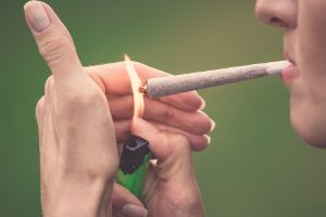 Cannabis: Wie kann man etwas sicherer kiffen?