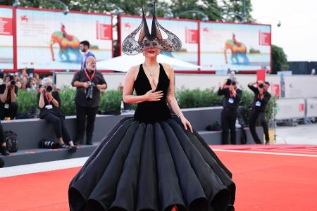 Die auffälligsten Looks der Filmfestspiele in Venedig Die auffälligsten Looks der Filmfestspiele in Venedig