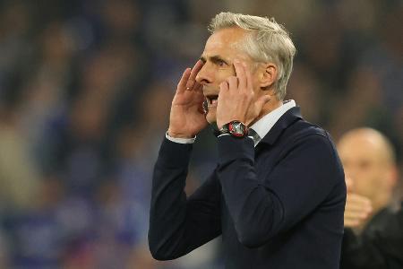 S04-Trainer van Wonderen rechnet mit Trennung nach Saisonende S04-Trainer van Wonderen rechnet mit Trennung nach Saisonende
