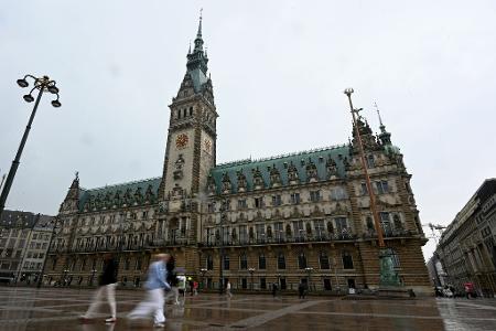 Sieben Wochen nach der Bürgerschaftswahl haben SPD und Grünen in Hamburg ihre Koalitionsverhandlungen abgeschlossen. (Archivbild) Sieben Wochen nach der Bürgerschaftswahl haben SPD und Grünen in Hamburg ihre Koalitionsverhandlungen abgeschlossen. (Archivbild)