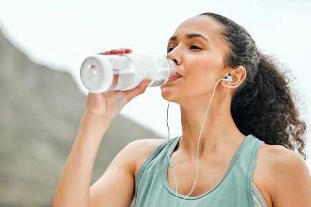 Wasservergiftung: Kann man zu viel trinken? Wasservergiftung: Kann man zu viel trinken?