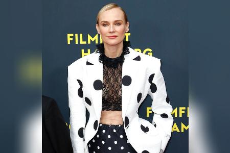 Diane Kruger in schwarz-weißer Punkt-Kombi beim Filmfest Hamburg Diane Kruger in schwarz-weißer Punkt-Kombi beim Filmfest Hamburg