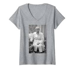 Damen Pat Butcher Pam St Clement Eastenders von Allan Ballard T-Shirt mit V-Ausschnitt von Allan Ballard Photography