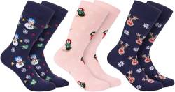 BRUBAKER 3 Paar Weihnachtssocken - Lustige Socken für Damen und Herren mit Weihnachtsmotiven - Pinguine Rosa, Rentier und Schneemann Blau - Baumwolle - Geschenk Weihnachten - EU 35-40 von BRUBAKER