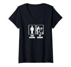 Damen Lustiger Friseur mit Aufschrift "Your Husband My Husband Wife" T-Shirt mit V-Ausschnitt von Barber Hairdressers Artistry