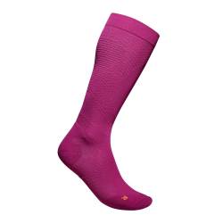 Bauerfeind W Run Ultralight Compression Socks, Berry, EU 35-37 - S von Bauerfeind