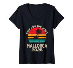 Damen Reif für die Insel Mallorca 2025 Palmen Sunset Outfit T-Shirt mit V-Ausschnitt von Beach Summer Party Designs