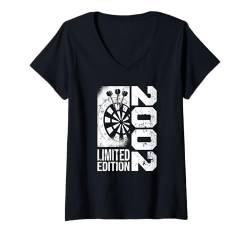 Damen Dartspieler Jahrgang 2002 Geburtstag Dart-game Darts T-Shirt mit V-Ausschnitt von CLICK-HERE for more Dart-game Birthday Shirts