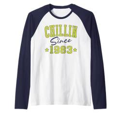 Chillin Seit 1983 Cool Varsity Geboren 1983 Geburtstag Raglan von Chillin Birthday Apparel For Men & Women