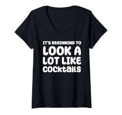 Damen Es fängt an, einer Cocktail-Weihnachtsfeier sehr ähnlich zu sein T-Shirt mit V-Ausschnitt von Christmas Cocktail Drinker Holiday Party Drinks