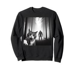 Lustige überraschte Katze Bigfoot Sasquatch Selfie Forest Sweatshirt von Comical Surprised Cat Bigfoot Selfie Sasquatch