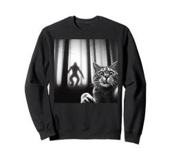 Lustige überraschte Katze Bigfoot Sasquatch Selfie Forest Sweatshirt von Comical Surprised Cat Bigfoot Selfie Sasquatch