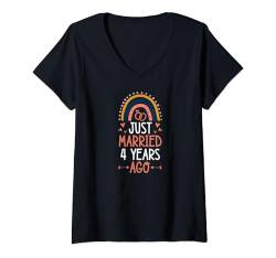 Damen Passender Hochzeitstag Just Married vor 4 Jahren T-Shirt mit V-Ausschnitt von Cute Just Married Quotes Accessories for Couples