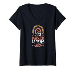 Damen Passender Hochzeitstag Just Married vor 45 Jahren T-Shirt mit V-Ausschnitt von Cute Just Married Quotes Accessories for Couples