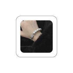 Dervivea Punk Brief Perlenkette Armband Silber Initial Perlen Armband Weiße Perle Armbänder Hand Kette Metall Panzerkette Armband Hip Hop Armband Schmuck Für Frauen Und Mädchen von Dervivea