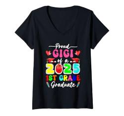 Damen Proud Gigi Of A 2025 1st Grade Graduate Family Group T-Shirt mit V-Ausschnitt von Family Women Graduation Costume