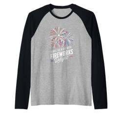 Der Direktor von Fireworks Ignite The Night With Fireworks Delight Raglan von Fireworks Director Pyrotechnics Pyro 4th of July