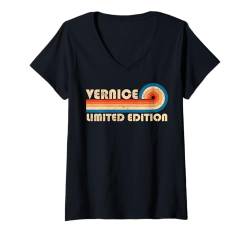 Damen VERNICE First Name Funny Retro Vintage Birthday T-Shirt mit V-Ausschnitt von First Name Cool Given Name Gift Ideas