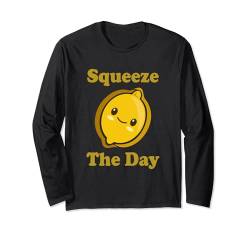 Squeeze The Day Süßes entzückendes Kawaii-Zitronen-Essen-Wortspiel Langarmshirt von Funny Fruit and Vegetable Kawaii Food Puns