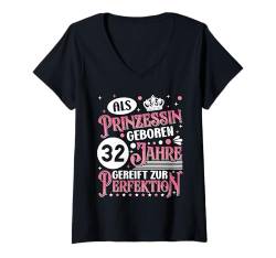 Damen 32 Jahre Geburtstag Frau I 32.ter Geburtstag I 32 Geburtstag T-Shirt mit V-Ausschnitt von GebGesch 32. Geburtstag Geschenke