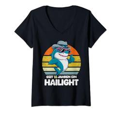 Damen Seit 18 Jahren ein HAILight – Lustiges Hai Geburtstags- T-Shirt mit V-Ausschnitt von Geburtstagsgeschenk Mann Frau Hai Geschenkidee