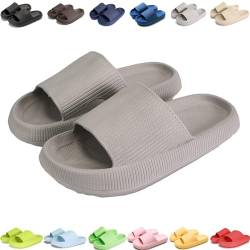 Giltpeak Pummy Original Damen Cozy Slides, Schlappen Wolkenschuhe Super Weich Rutschfest Badeschuhe Für Kinder Adults (Grau, Kleinkind, 32, Numerisch (von/bis), EU Schuhgrößensystem, 33, M) von Giltpeak