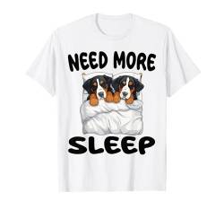 Niedlicher großer Schweizer Sennenhund braucht mehr Schlaf-Pyjama T-Shirt von Greater Swiss Mountain Dog Pajamas & Nightgown .Co