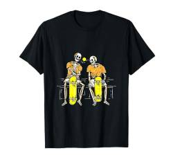 Skateboard-Skater im Halloween-Design mit Skelettmotiv T-Shirt von Halloween Skeleton Design Men Women Kids