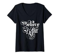 Damen Believe In The Light Groovy Bibelvers John 12:36 T-Shirt mit V-Ausschnitt von Inspired In The Bible