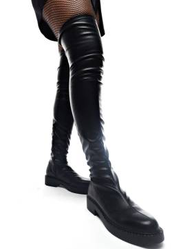 Koi Footwear - The Commander Stretch Thigh High - Girl Schuhe - Schwarz - EU 38 - Synthetic/Textile/Gummi,Kunstleder von Koi Footwear