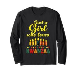 Ein Mädchen, das Kwanzaa Kinara African Pride Black Women liebt Langarmshirt von Kwanzaa African American Pride Apparel