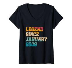 Damen 19 Jahre alte Legende seit Januar 2006 Vintage 19. Geburtstag T-Shirt mit V-Ausschnitt von Legend Since Retro Vintage Birthday Gifts By Mj