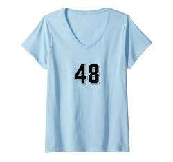 Damen Nummer 48 – Retro 80er 90er Jahre Fußball Team Trikot nummeriert T-Shirt mit V-Ausschnitt von Minimalist Retro Numbers Birthday Apparel Gifts