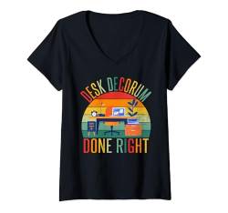 Damen Schreibtisch Decorum Done Right Organizer T-Shirt mit V-Ausschnitt von Organizing Gifts