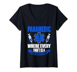 Damen Sanitäter, bei dem jede Schicht ein neuer Abenteuer-Sanitäter ist T-Shirt mit V-Ausschnitt von Paramedic Gifts