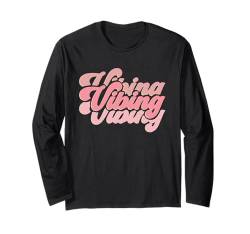 Pinke Grafik Lustige Denglisch Sprüche Vibing Gelbe Grafik Langarmshirt von Pinke Grafik Pink Farb-T-Shirt