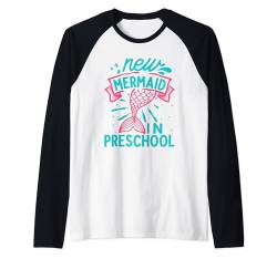 Neue Meerjungfrau in der Schule für Schüler lustig sowohl Jungen als auch Mädchen Raglan von Preschool Shop