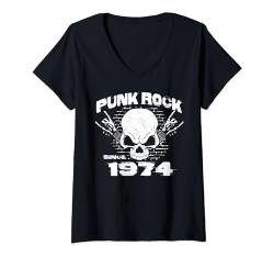 Damen Punk Rock Since 1974 - Skull Rock Hands 50th Birthday T-Shirt mit V-Ausschnitt von Punk's not Dead - Skull Punk Rock