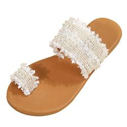 QINQNC Sandalen Weiß Damen Sandalen Gold Damen Flach Faux-Perlen-Dekor-Zehenring-Design-Zehentrenner für Frauen, lässig, böhmische Sandalen, Strandschuhe, Sandalen Weiß Pantoletten Damen (White, 42) von QINQNC