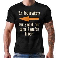 RAHMENLOS® T-Shirt für das JGA Team - er heiratet! Pfeil nach rechts von RAHMENLOS