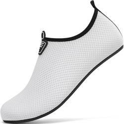 RUOMU Wasserschuhe Badeschuhe Damen Herren Schnell Trocknend Schwimmschuhe rutschfeste Aquaschuhe Leicht Strandschuhe Surfschuhe Barfußschuhe für Männer Frauen Beach Pool, Schwarz 42 EU von RUOMU