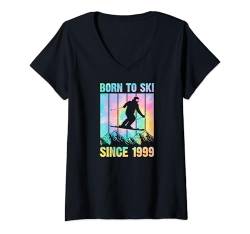 Damen 70er Jahre Stil Bergausflug Geboren zum Skifahren seit 1999 Geburtsjahr T-Shirt mit V-Ausschnitt von Retro Style Ski Themed Birthday Party Supplies