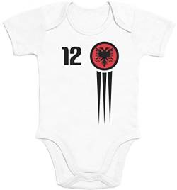 Shirtgeil Baby Body Albanien Fans EM 2024 Fußball Geschenk Strampler Kurzarm 12-18 Monate Weiß von Shirtgeil