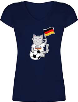 T-Shirt Damen V Ausschnitt - EM WM - Fußball Katze Deutschland - M - Dunkelblau - Fussball t shirt fußball-em Fanartikel 2024 tshirt Frauen Trikots em-Fanartikel Tshirts fußballtrikot 2024em von Shirtracer