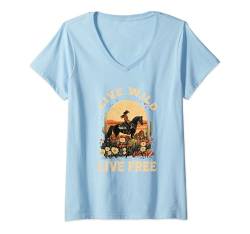 Damen Western Cowgirl reitet wildes Pferd live wild live free T-Shirt mit V-Ausschnitt von Südstaaten Sonneuntergang wilde Pferde und Blumen