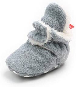 TMEOG Unisex-Baby Neugeborenes Fleece Booties Bio Baumwoll-Futter und rutschfeste Greifer Winterschuhe (A_Hellgrau, 0_Months) von TMEOG